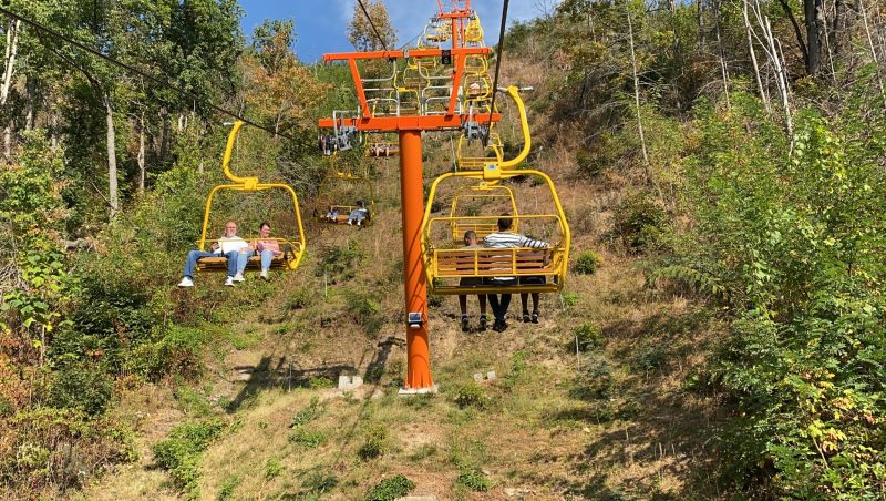 Tram skylift at SkyBridge in Gatlinburg