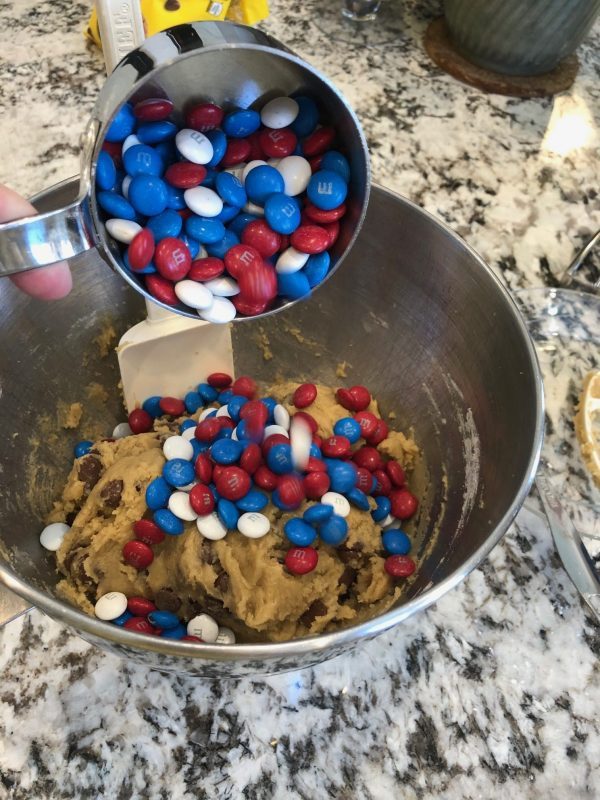 red white and blue m&ms for patriotic cookies