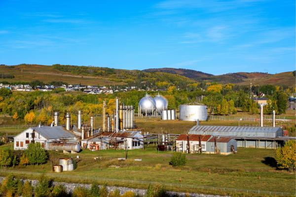 Where to travel in an RV along Alberta's scenic Cowboy Trail
Nalidsa via Shutterstock