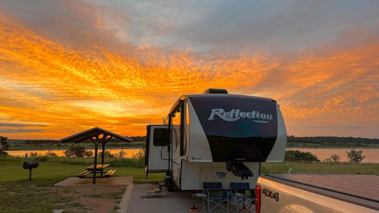 Picture of a Grand Design Reflection fifth wheel on Cranes Mill, Texas
