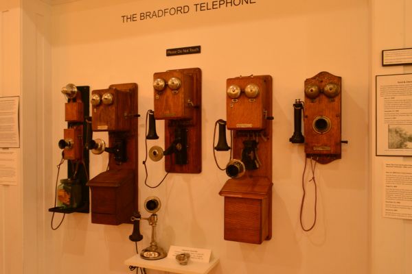 Historic telephones Warner Telephone Museum